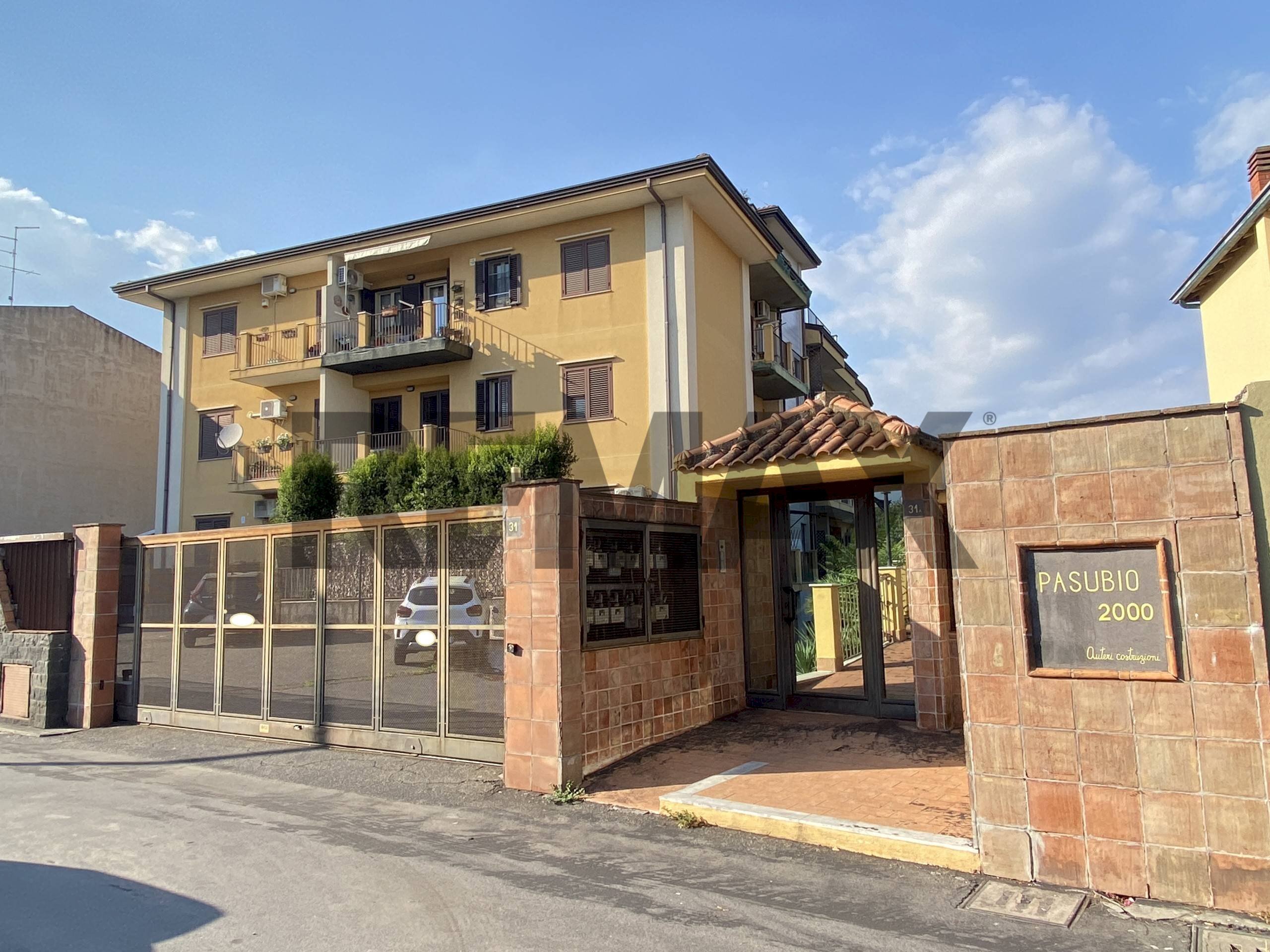 Edificio all\'aperto - Quadrilocale via pasubio
 
31, Tremestieri Etneo - foto 1
