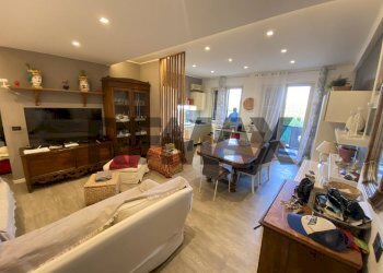 Sala da pranzo - Quadrilocale via pasubio
 
31, Tremestieri Etneo - foto 8
