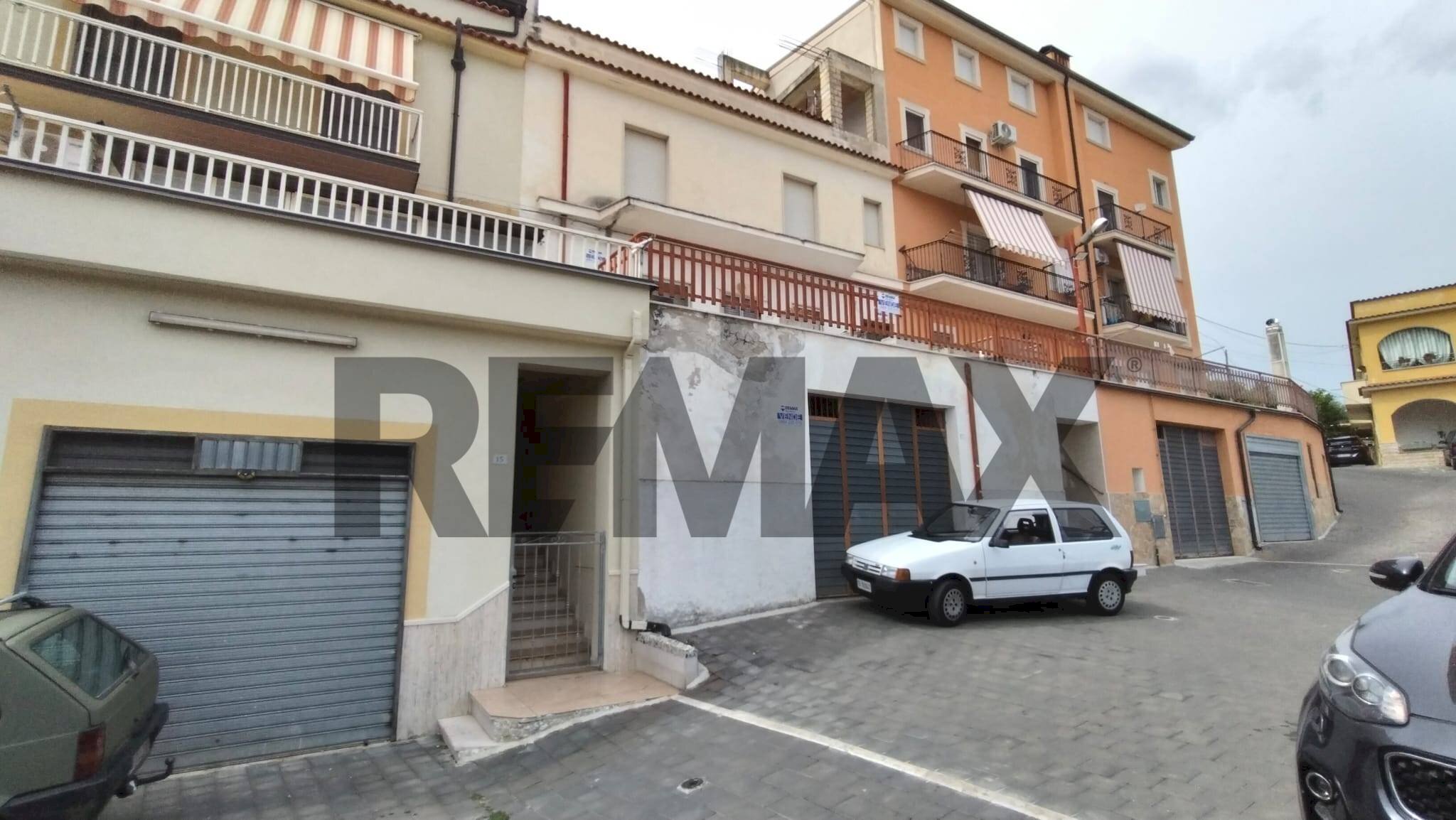 Edificio all\'aperto - Semi-detached house Via Umberto Giordano
21, Carpino - photo 2