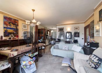 Sala da pranzo - Trilocale Via Marco Polo
 
5, Borghetto Santo Spirito - foto 17