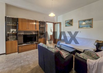 Soggiorno - Appartamento Via d'urbano
 
43, Fara Filiorum Petri - foto 7