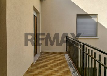 Balcone - Appartamento Via d'urbano
 
43, Fara Filiorum Petri - foto 11