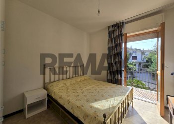 Camera / camera da letto - Appartamento Via d'urbano
 
43, Fara Filiorum Petri - foto 19