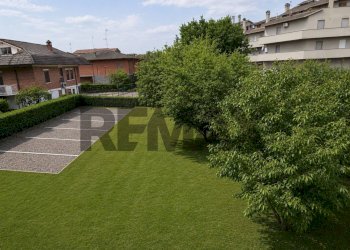 Giardino - Casa semi indipendente via rotta
 
8, Travacò Siccomario - foto 1