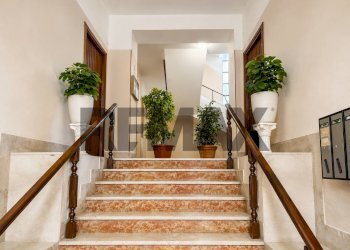 Ricezione / Lobby - Three-room apartment Via Regoli
 
7, Sassari - photo 3