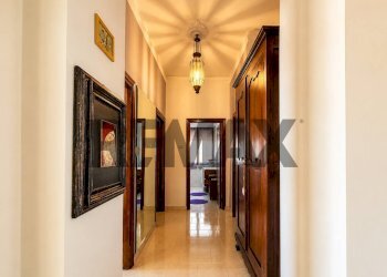 Hall / corridoio - Three-room apartment Via Regoli
 
7, Sassari - photo 12