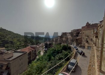Edificio all\'aperto - Casa indipendente via Borgo Cuba
 
18, Chiaramonte Gulfi - foto 23