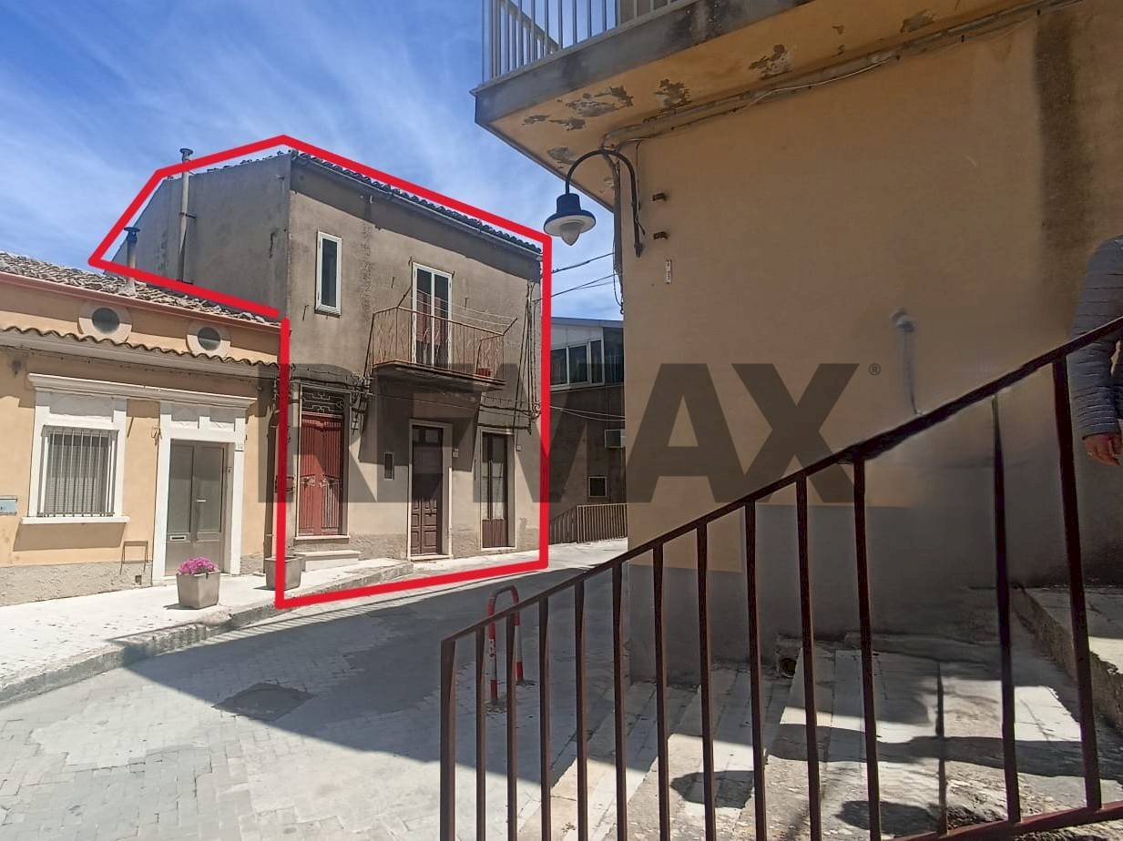 Edificio all\'aperto - Casa indipendente san giovanni  bosco
 
32, Chiaramonte Gulfi - foto 1