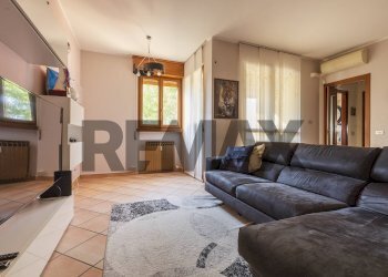 Soggiorno - Trilocale Via Pallanza
 
21, Busto Arsizio - foto 3