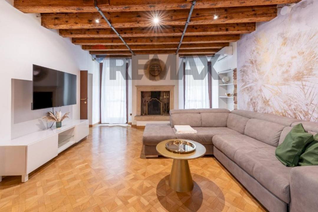 Soggiorno - Commercial Premises Corte Sgarzerie
1, Verona - photo 3
