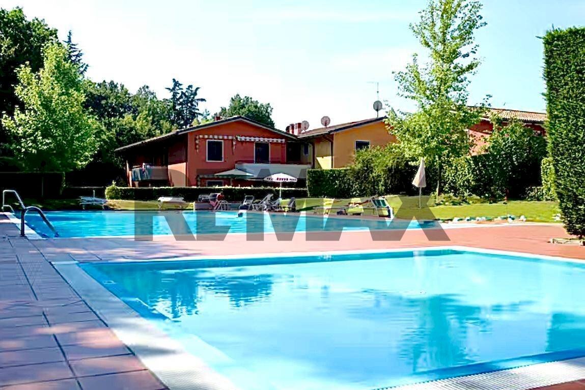 Piscina - Trilocale Via Montesin
 
21, Lazise - foto 1