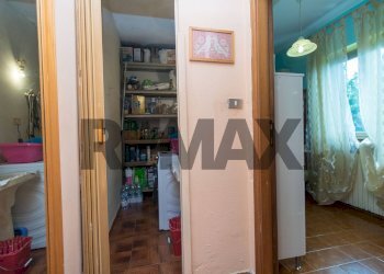 Hall / corridoio - Semi-detached house via ripoli
 
11, Spoltore - photo 16