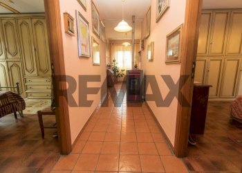 Hall / corridoio - Semi-detached house via ripoli
 
11, Spoltore - photo 19