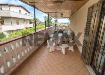 Balcone - Semi-detached house via ripoli
 
11, Spoltore - photo 23