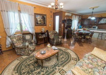 Sala da pranzo - Semi-detached house via ripoli
 
11, Spoltore - photo 46
