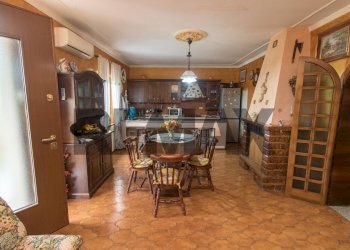 Sala da pranzo - Semi-detached house via ripoli
 
11, Spoltore - photo 47