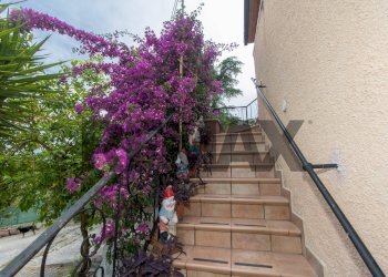 Scale - Semi-detached house via ripoli
 
11, Spoltore - photo 52