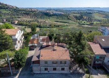 Vista delle montagne - Semi-detached house via ripoli
 
11, Spoltore - photo 54