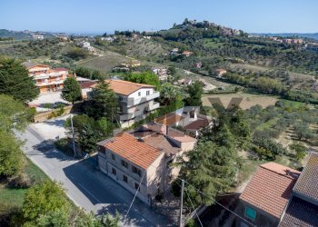 Vista delle montagne - Semi-detached house via ripoli
 
11, Spoltore - photo 61