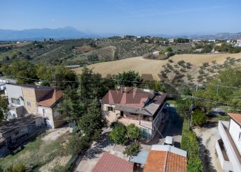 Vista delle montagne - Semi-detached house via ripoli
 
11, Spoltore - photo 73