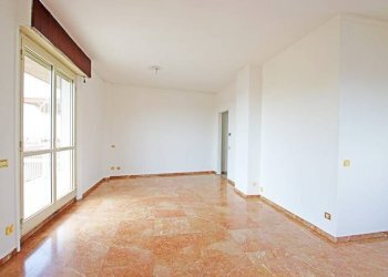 Soggiorno - Attic via Tiraboschi, Bergamo - photo 35