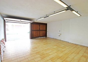Garage - Villa via ippolito nievo, Mozzo - foto 49