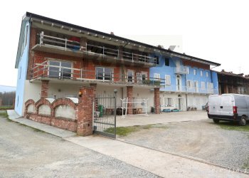 Edificio all\'aperto - Bilocale pobbia
 
29, Azeglio - foto 161