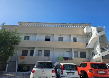 Facciata - Three-room apartment via dei Lucci Marini, 3, Torricella - photo 3