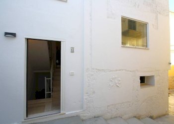 Facciata - Casa indipendente via Grappa, Tuglie - foto 27