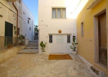 Cortile interno - Casa indipendente via Grappa, Tuglie - foto 32