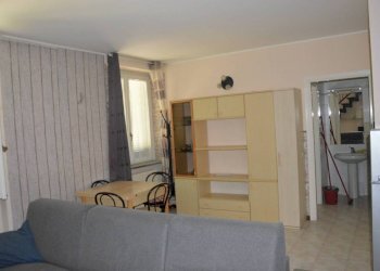 Salone - Two-room apartment via Tonale, Gallarate - photo 4