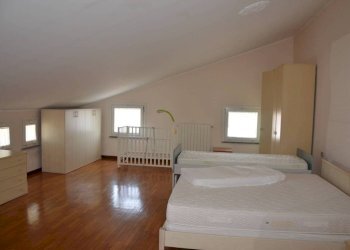 Camera da letto - Two-room apartment via Tonale, Gallarate - photo 7