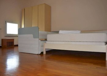 Camera da letto - Two-room apartment via Tonale, Gallarate - photo 9