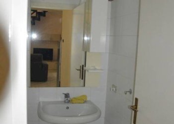 Bagno - Two-room apartment via Tonale, Gallarate - photo 13