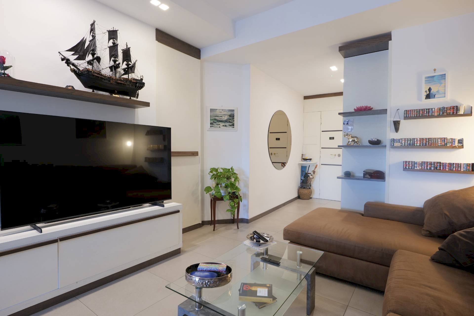 Salone - Three-room apartment Via Po
15, Napoli - photo 3
