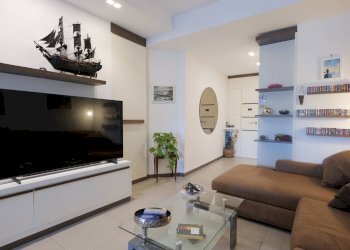 Salone - Three-room apartment Via Po
 
15, Napoli - photo 3