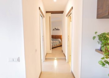 Corridoio - Three-room apartment Via Po
 
15, Napoli - photo 10