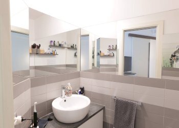bagno in camera - Three-room apartment Via Po
 
15, Napoli - photo 24