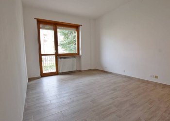 Camera da letto - Appartamento via Alessandro Manzoni, 14, Mondovì - foto 14