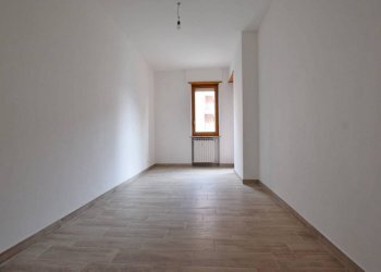 Camera da letto - Appartamento via Alessandro Manzoni, 14, Mondovì - foto 17