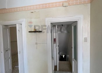 Hall / corridoio - Casa indipendente Via Flavio Gioia
 
13, Ostuni - foto 12