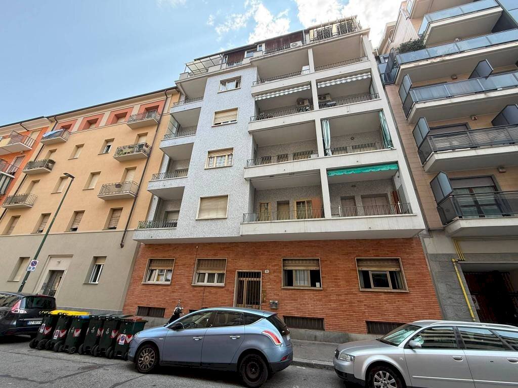 Facciata - Trilocale via Giovanni Spano, 6/8, Torino (zona Lingotto) - foto 1