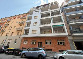 Facciata - Trilocale via Giovanni Spano, 6/8, Torino (zona Lingotto) - foto 1