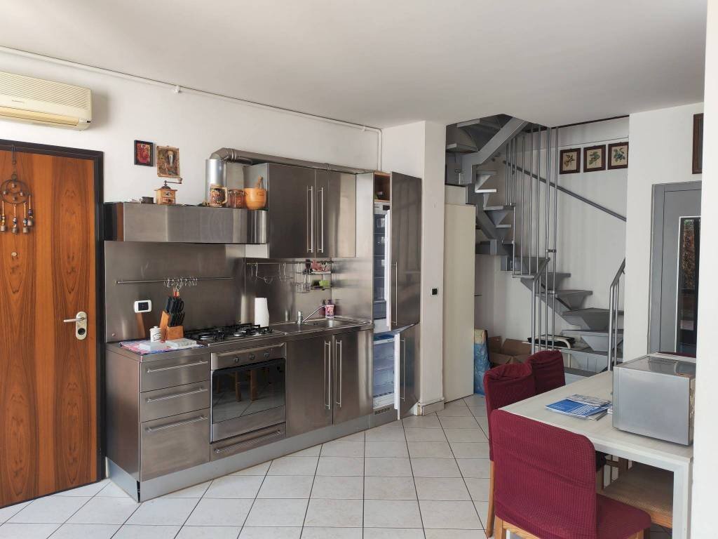 Cucina - Quadrilocale Cento - foto 1