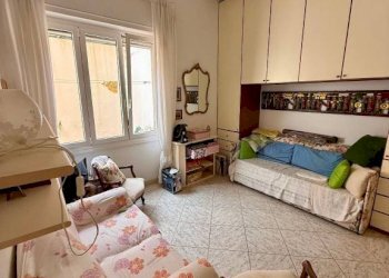 Camera da letto - Bilocale via Nicolò Dodero, 8, Genova - foto 25