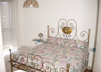 Camera da letto - Villa a Schiera via Tenente Saverio Noviello, 3E, Bari (zona Palese) - foto 12
