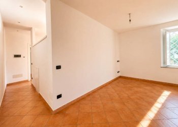 Altro - Bilocale piazza Dottor Ludovico Necchi, 1, Gazzada Schianno - foto 9