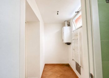 Disimpegno - Bilocale piazza Dottor Ludovico Necchi, 1, Gazzada Schianno - foto 13