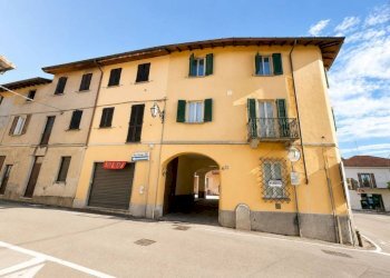 Facciata - Bilocale piazza Dottor Ludovico Necchi, 1, Gazzada Schianno - foto 21