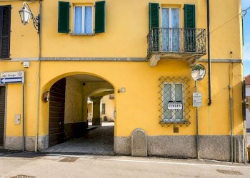 Facciata - Bilocale piazza Dottor Ludovico Necchi, 1, Gazzada Schianno - foto 25